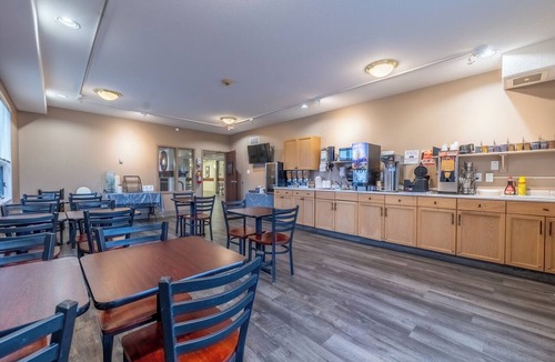 Caronport Hotel | Pilgrim Inn