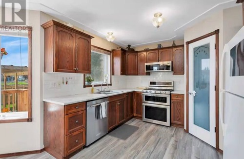 Sylvan Lake House | Pine Barrens Lake Retreat Next to Beach w/ Hot Tub