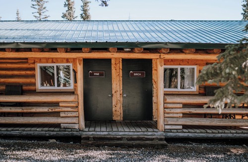 Red Deer River Crossing Cabin | Pine Cabin: Mountain Escape | Sleeps 4 | Bathroom