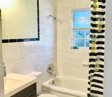 Jensen Beach House | Pineapple Cottage 2 bedroom