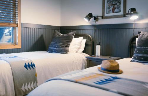 Pinedale Hotel | Pinedale Cozy Cabins