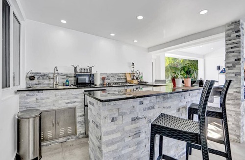 Miami Gardens Villa | Playhouse! 3mi Hard Rock, Heated Pool, Tub & Games