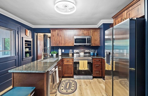 Berea House | Poker-Bar-Shuffleboard-Firepit-Walkable-Sleeps 10