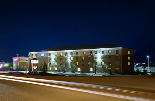 County of Vermilion River Hotel | Pomeroy Inn and Suites Vermilion