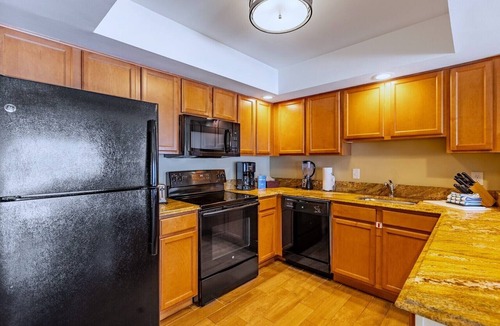 Pompano Beach Condo | Pompano Beach | Friends Ocean Coast Retreat | Pool + Beach | 2BR