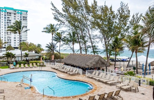 Pompano Beach Condo | Pompano Beach | Friends Ocean Coast Retreat | Pool + Beach | 2BR