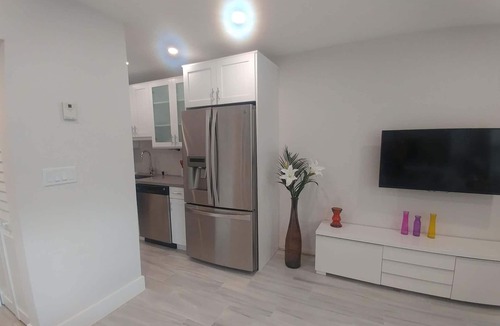 Harbor Village Condo | Pompano beach hidden gem