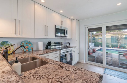 Pompano Beach House | Pompano Oasis w/Heated Pool 8 mins to the Beach!