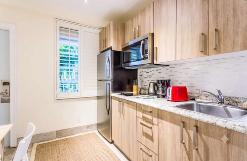 Pompano Beach Condo | Pompano Retreat - Pool, WiFi & Beach Nearby