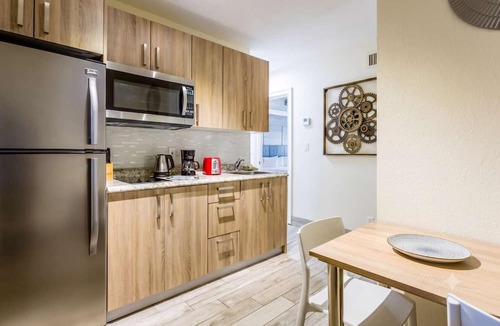 Pompano Beach Condo | Pompano Retreat - Pool, WiFi & Beach Nearby