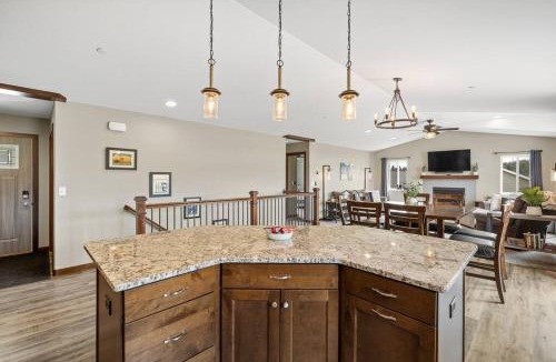 Colonial Pine Hills House | Ponderosa Mile