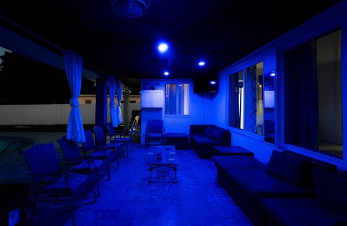 Golden Glades House | Pool Home in North Miami Beach. Everyone gets their own bed !
