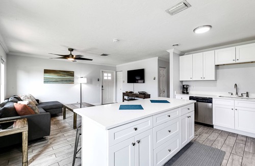 Boca Raton House | Pool Home W Beautiful Tiki Hut - 3 Bed 3 Bath. 1 mile from beach!