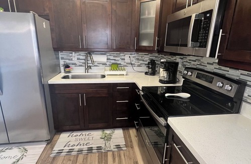 Flagami House | Poolside Retreat Haven close to MIA Airport