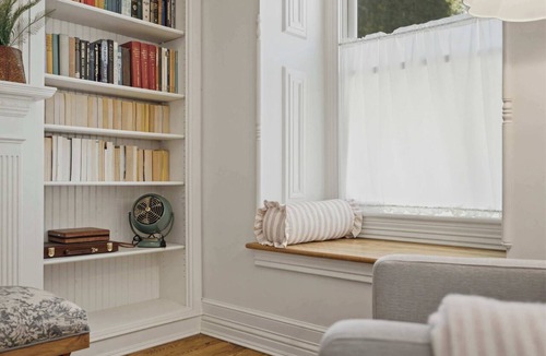 Windsor House | Porter House Victorian | Hot tub & King Suite
