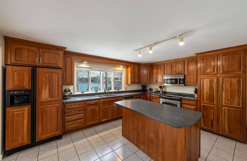 Harpswell House | Portside - Make everlasting memories from this beautiful waterfront home