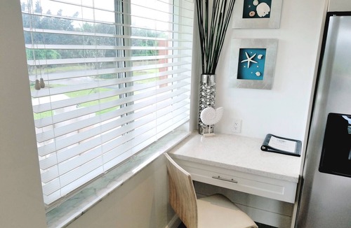 Jupiter Bay Apartment | POSHPADZ -Villa Koalua Walk to Jupiter Beach-Prime Lake Views-Resort Setting