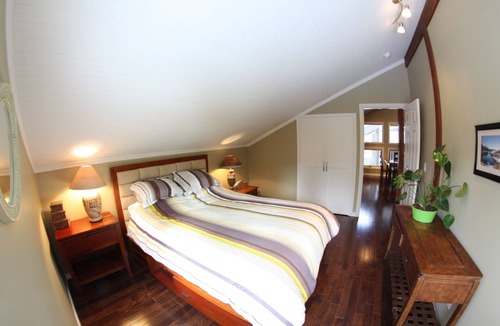 Revelstoke Bed & Breakfast | Powder Pillow B&B - 1 Bedroom Suite