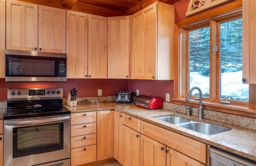 Sunday River Area House | Powder Ridge Mountain Retreat