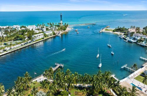 Pompano Beach Apartment | Prime Location Heated Pool Beach Nightlife