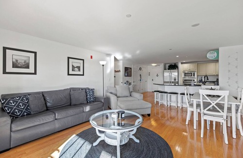 Old Orchard Beach Condo | Prime oceanfront location at the Grand Victorian