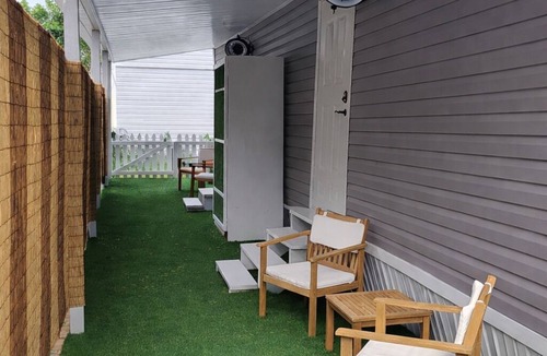 Emerald Hills Apartment | PrimeStay in Modern Studio in Prime Location