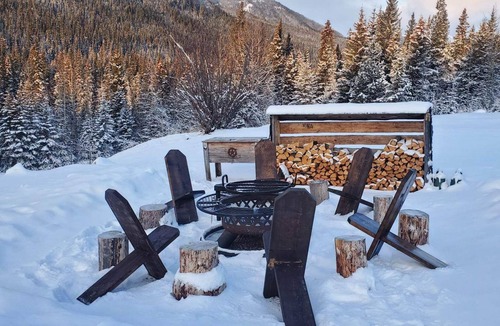 Rock Lake Cabin | Private & Off-Grid a 'Storybook' Cozy Cabin. In the Foothills, near to Rock Lake