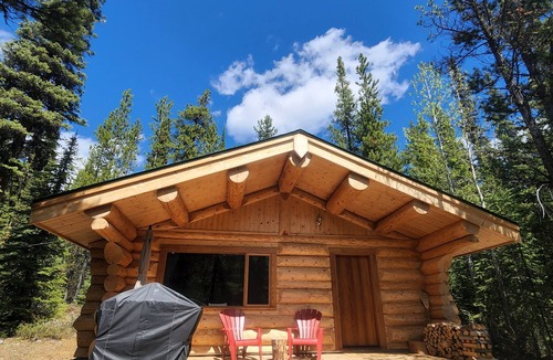 Rock Lake Cabin | Private & Off-Grid a 'Storybook' Cozy Cabin. In the Foothills, near to Rock Lake