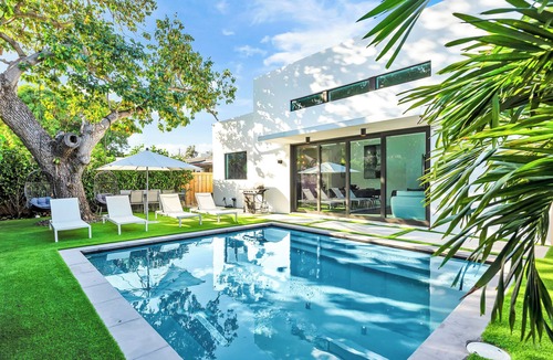 Buena Vista Villa | Private 10BR Luxury Compound Near Design District - 2 Villas-Heated Pools