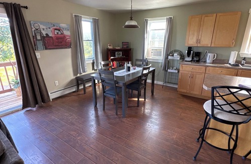 Newport Center Apartment | Private 2 bedroom lofted garage getaway.