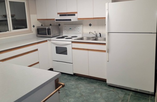 Port Moody House | Private 2 bedroom, living room, kitchen@ PortMoody