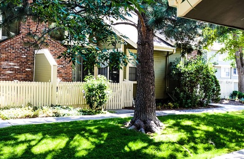 Willow Park House | Private 3 Story Colorado Townhouse with 2 Car Garage Parking!