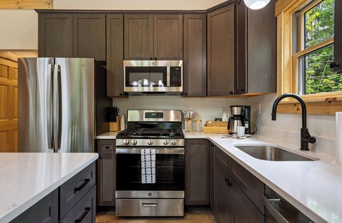Bethel House | Private-5BR-Hot tub-Game room-15 min to Sunday River