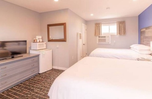 Estes Park Cabin | Private Balcony Double Queen Room With Amazing Views!