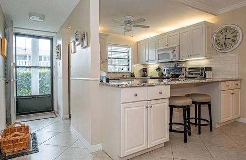 Indian River Shores Condo | Private Beach Access-1 minute walk from the door & the your coffee's still hot!