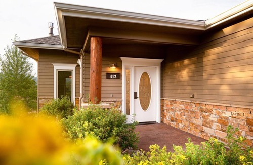 Stanley Hills Condo | Private, beautifully decorated mountain home!