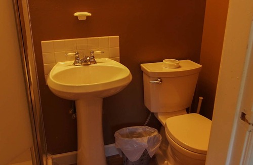Shawnigan Lake Cottage | Private Cottage in Cobble Hill - Central location