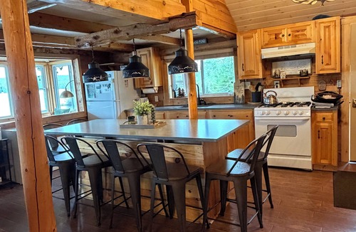 Holland Cabin | Private & Cozy lakeside cabin with A+ lake views