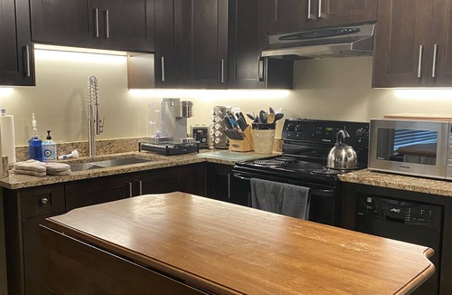 Burke Mountain Apartment | Private & Cozy Suite: Quiet yet close to Transit & Highways, Sleeps 4!