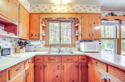 Eagle River Cottage | Private Dock, Deck & Yard: Deerskin Lake Retreat!