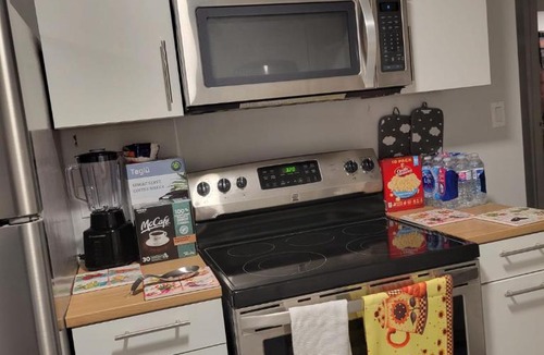 Southwest Edmonton Apartment | Private Family Hideaway or Business Travel in Edmonton - 2 Bedroom Apartment