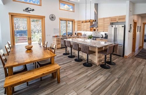 Silverthorne House | Private Hot Tub + Firepit | Pet-Friendly | Custom Mountain Home