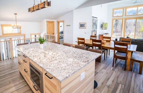 Silverthorne House | Private Hot Tub + Firepit | Pet-Friendly | Custom Mountain Home