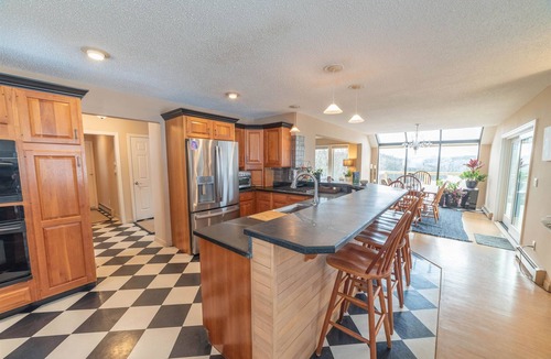 Jacksonville House | Private Large Spacious Mt Snow Ski-Lake Home Vermont