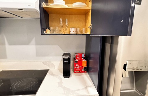 Calgary House | Private & Legal Basement Suite | Separate Entrance | Self Check-In