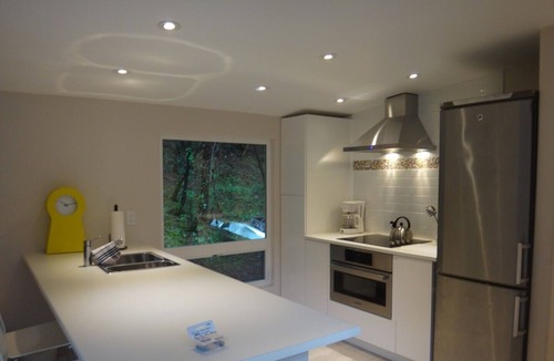 Cobble Hill House | Private Luxury House in the Trees