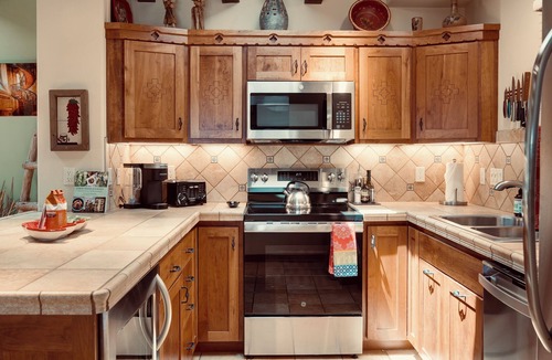 Nambe Pueblo House | Private luxury Mountain View Retreat just 12 Minutes From The Santa Fe Plaza.
