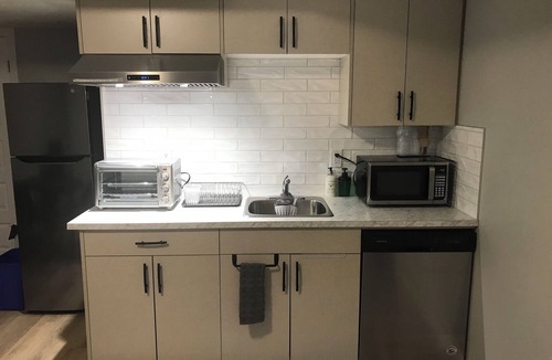 Airdrie Apartment | Private & Peaceful Retreat Close to YYC & Premium Outlet Mall