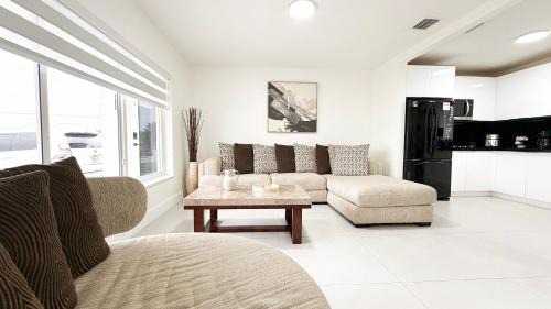 Miami Gardens Villa | Private Pool & Game Room Near Hard Rock Stadium