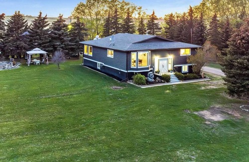 Lyalta House | Private Ranch with Hot Tub for Vacation or Events